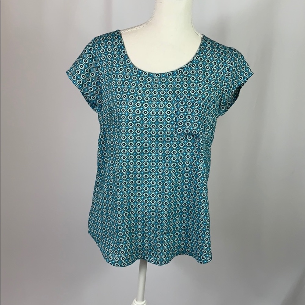 New York & Company diamond print button-back top